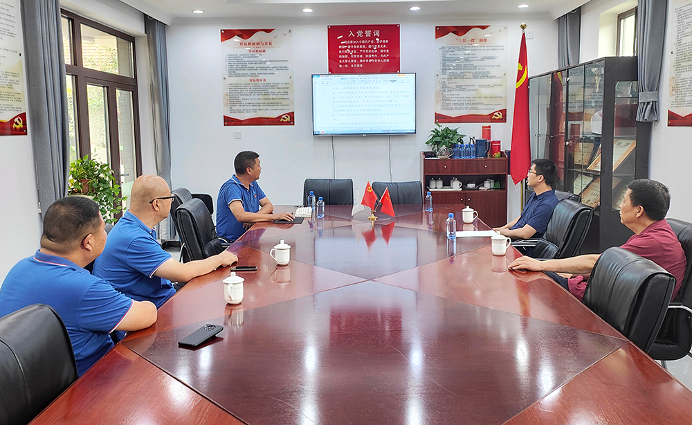 闻汛而动 向雨而行 伟德国际1946bv官网集团领导“向前一步”驻守防汛第一线